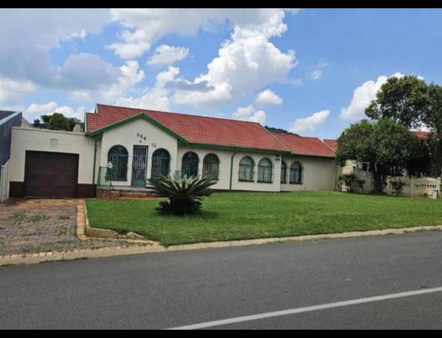 3 BEDROOM HOUSE FOR SALE IN ZAKARIYYA PARK